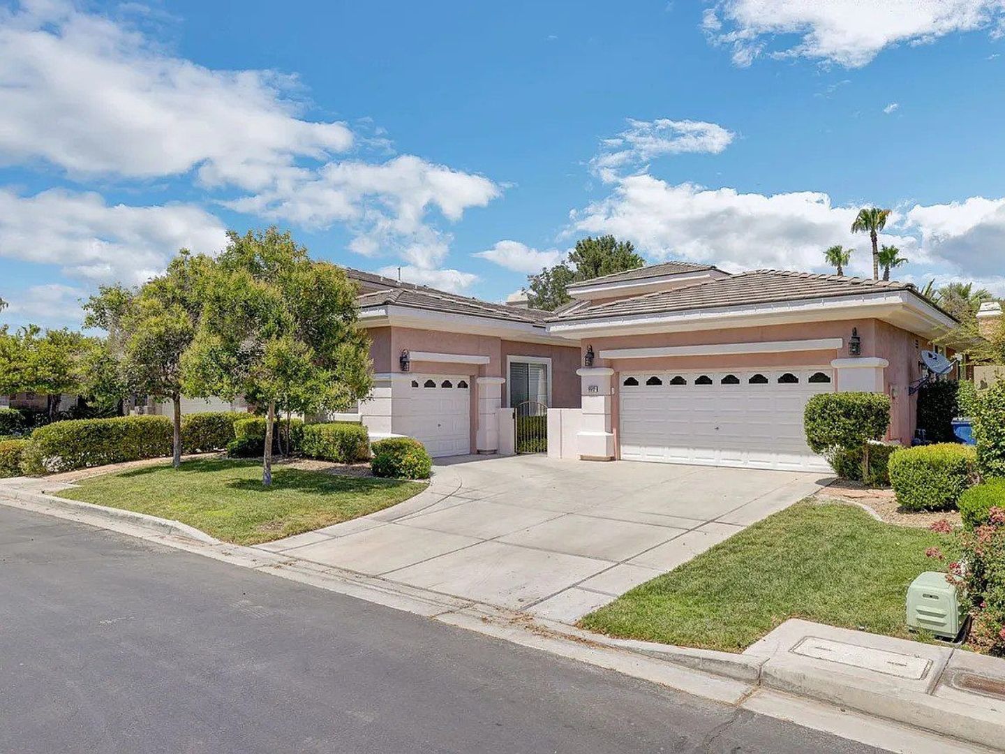 9512 Rocky Cliff Pl, Las Vegas, NV 89144